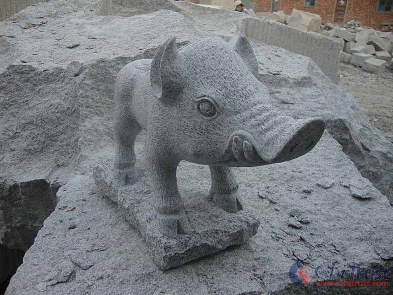 Pig Stone statue