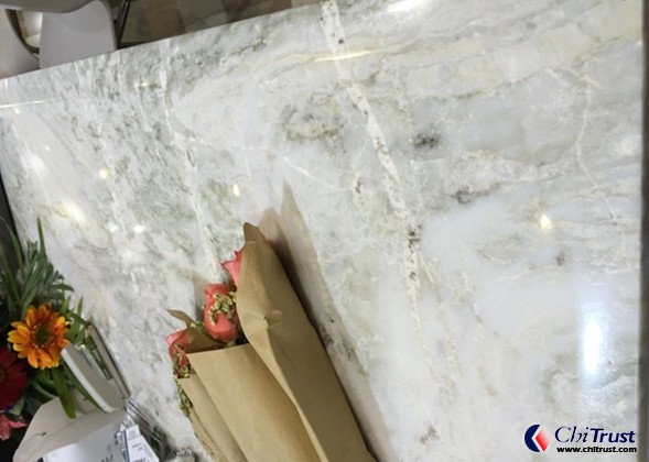 <b>Natural white quartzite slabs</b>