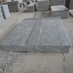 Spray White Granite Tombstone